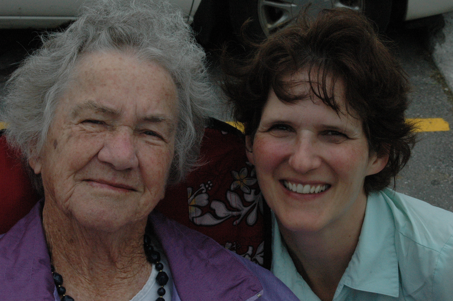 Canadian Bomb Girl Carol LeCappelain Knight with Barbara Dickson  © Barbara Dickson